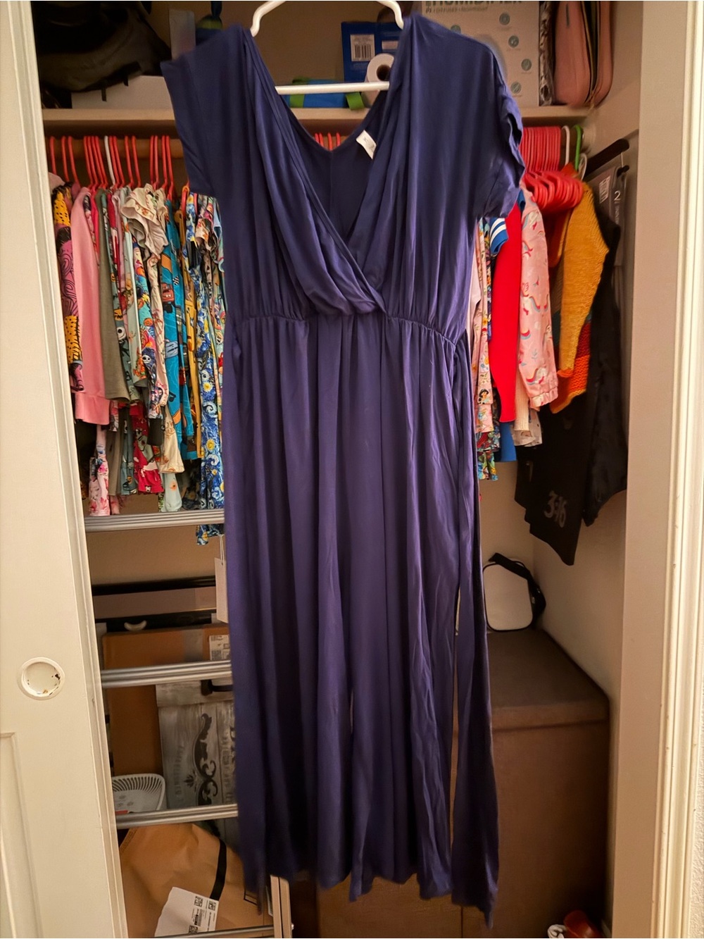 Latched Mama Women’s Navy V-Neck Nursing Jumpsuit Size Medium GUC
